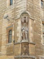 Ein König bewacht das Haus