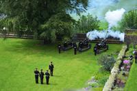 334 Stirling Castle, 21 x Salut für die Queen