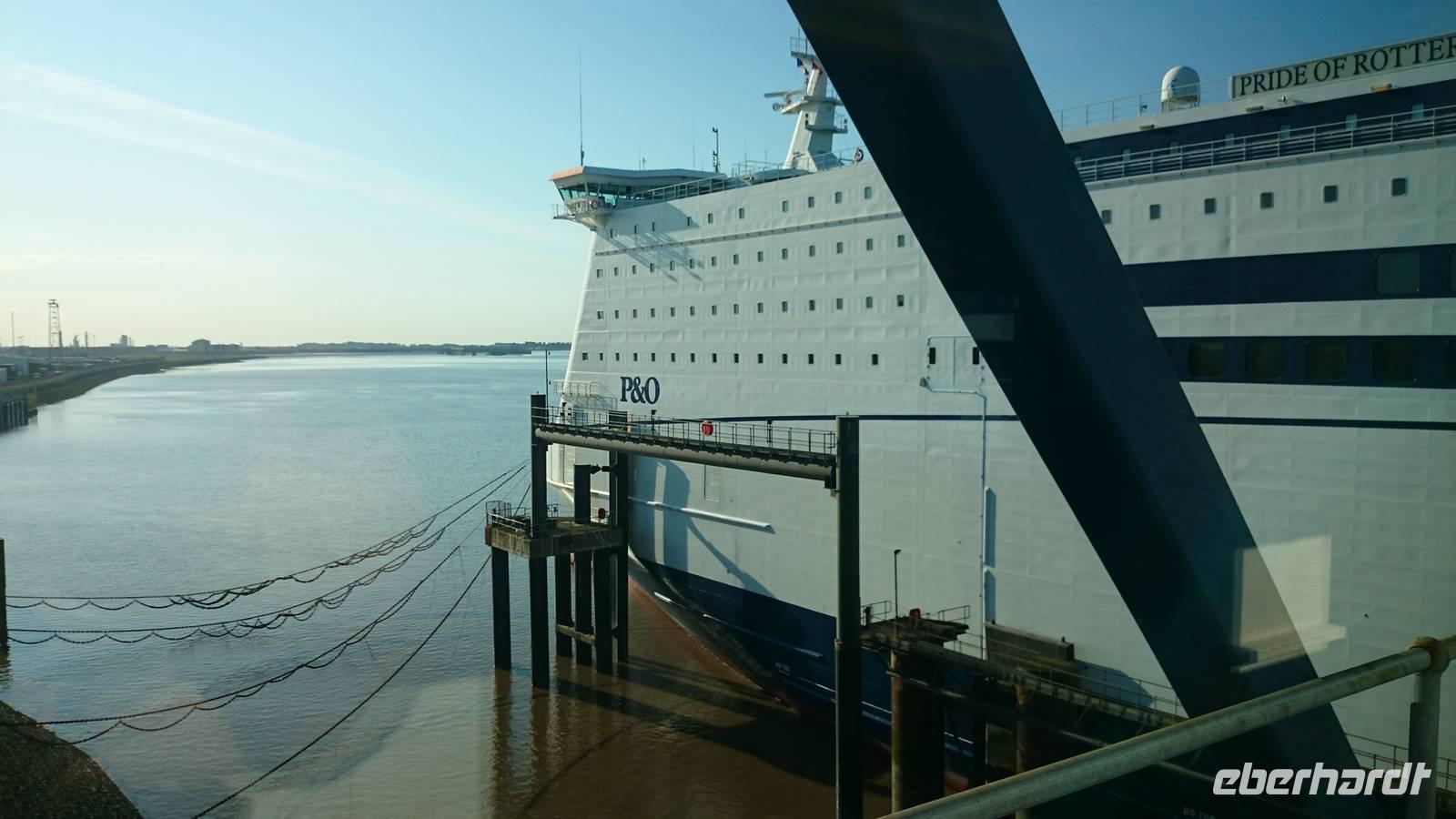 Zur Fähre nach Rotterdam