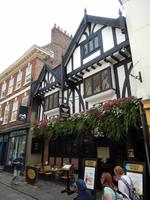 Ein Pub auf dem Stonegate in York