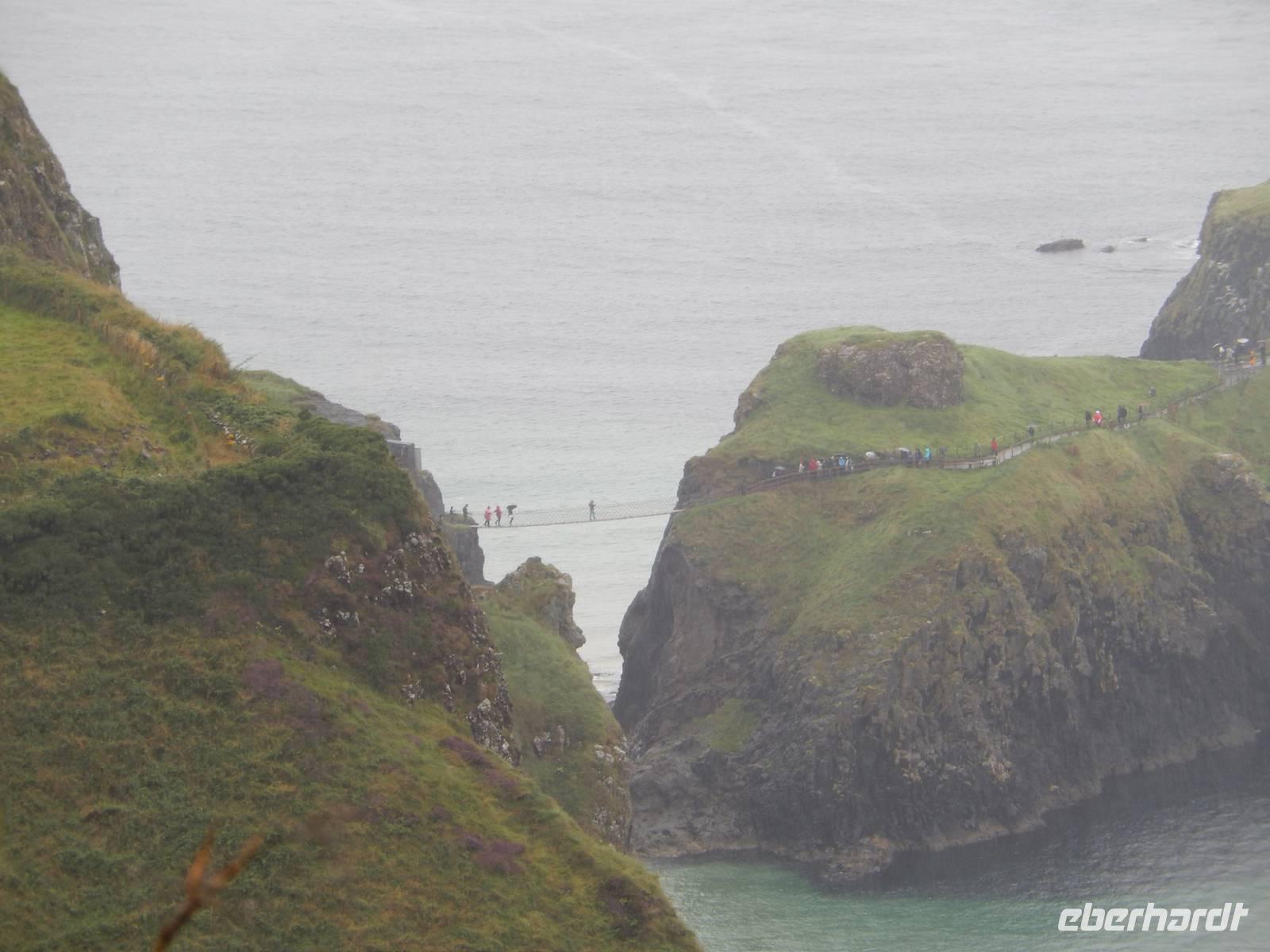 Ob diese schmale Brücke wohl hält?