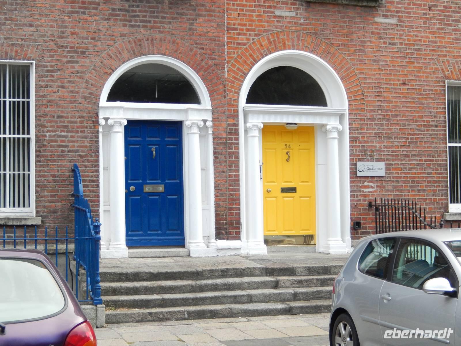Bunt sind die Türen in Dublin... um frühr auch ohne Hausnummer mit viel zu viel Guinness im Blut nach Hause zu finden