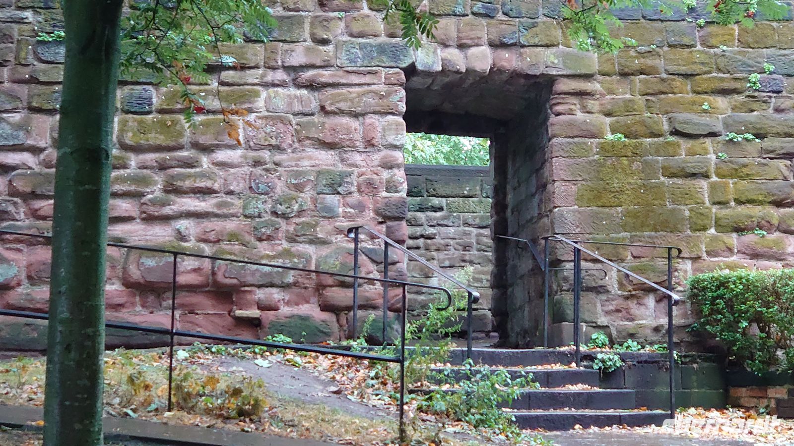 97 Der Durchgang durch die Stadtmauer, Chester