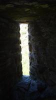 An der Verteidigungsmauer von Urquhart Castle