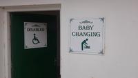 Baby-Wechselstation? Hmm...