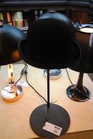 Bowlerhead als Tischlampe umfunktioniert auch das geht in London