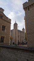 Der White Tower zwischen den Gemäuern
