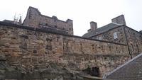 Dicke Mauern im Edinburgh Castle