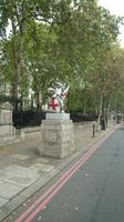 Die City of London (Stadtteil Londons) ist an den Ein- und Ausgängen mit diesen Wappendrachen gekennzeichnet