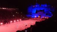 Ganz in Blau-Rot zum Tattoo