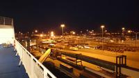 Hell erleuchteter Hafen von Harwich