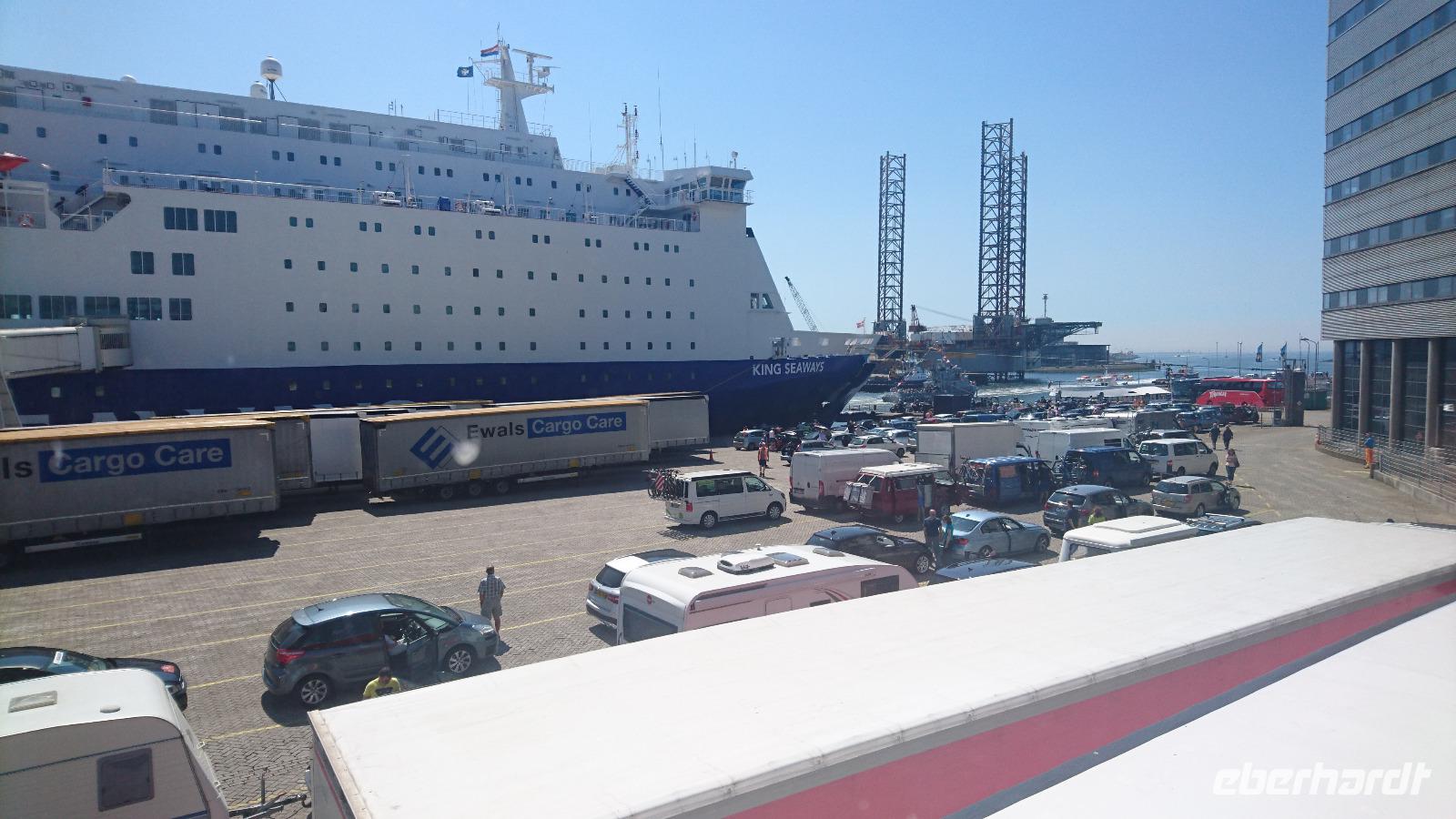 Im Fährhafen vom Amsterdam-Ijmuiden
