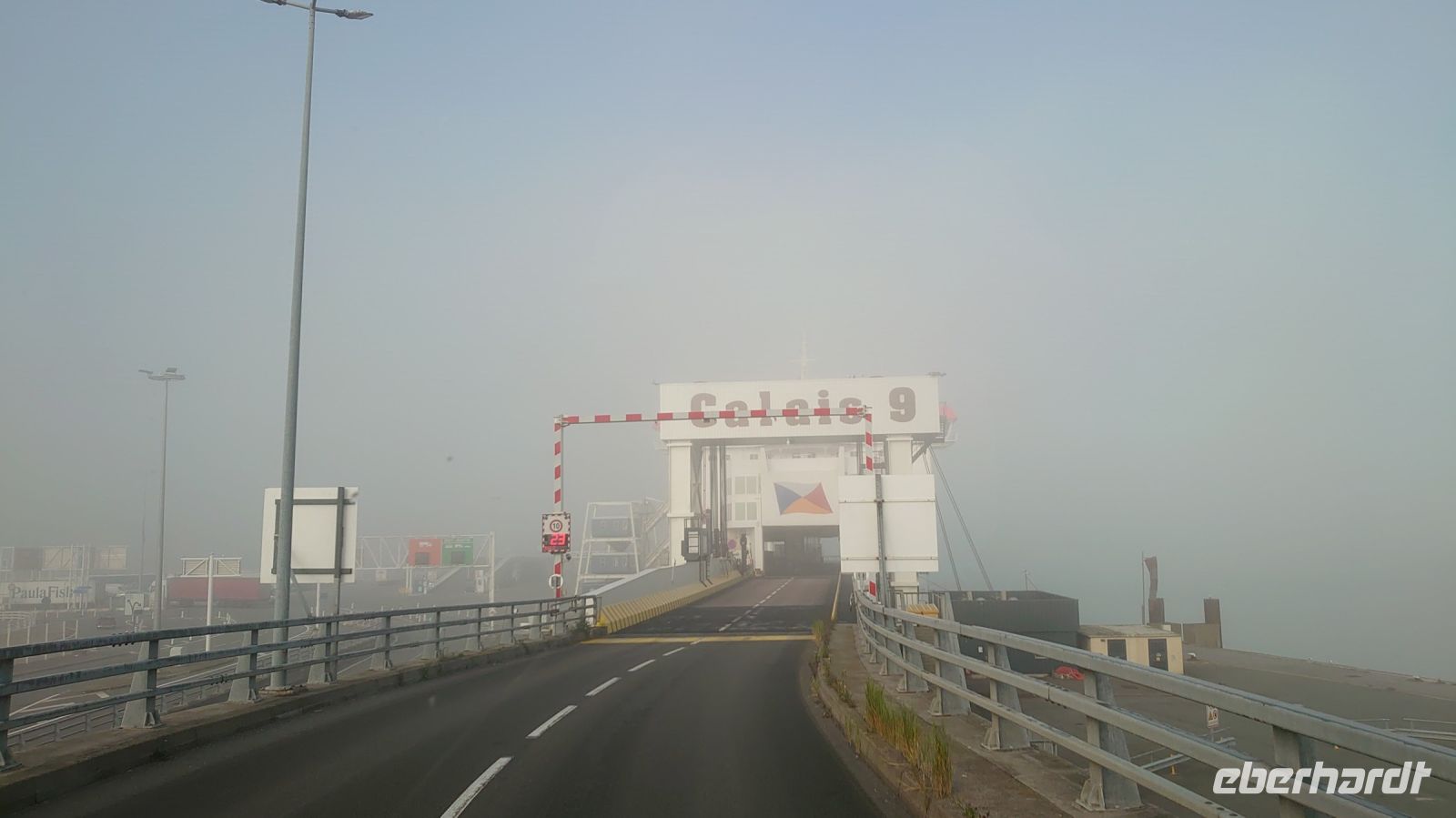 Im Fährhafen.JPG