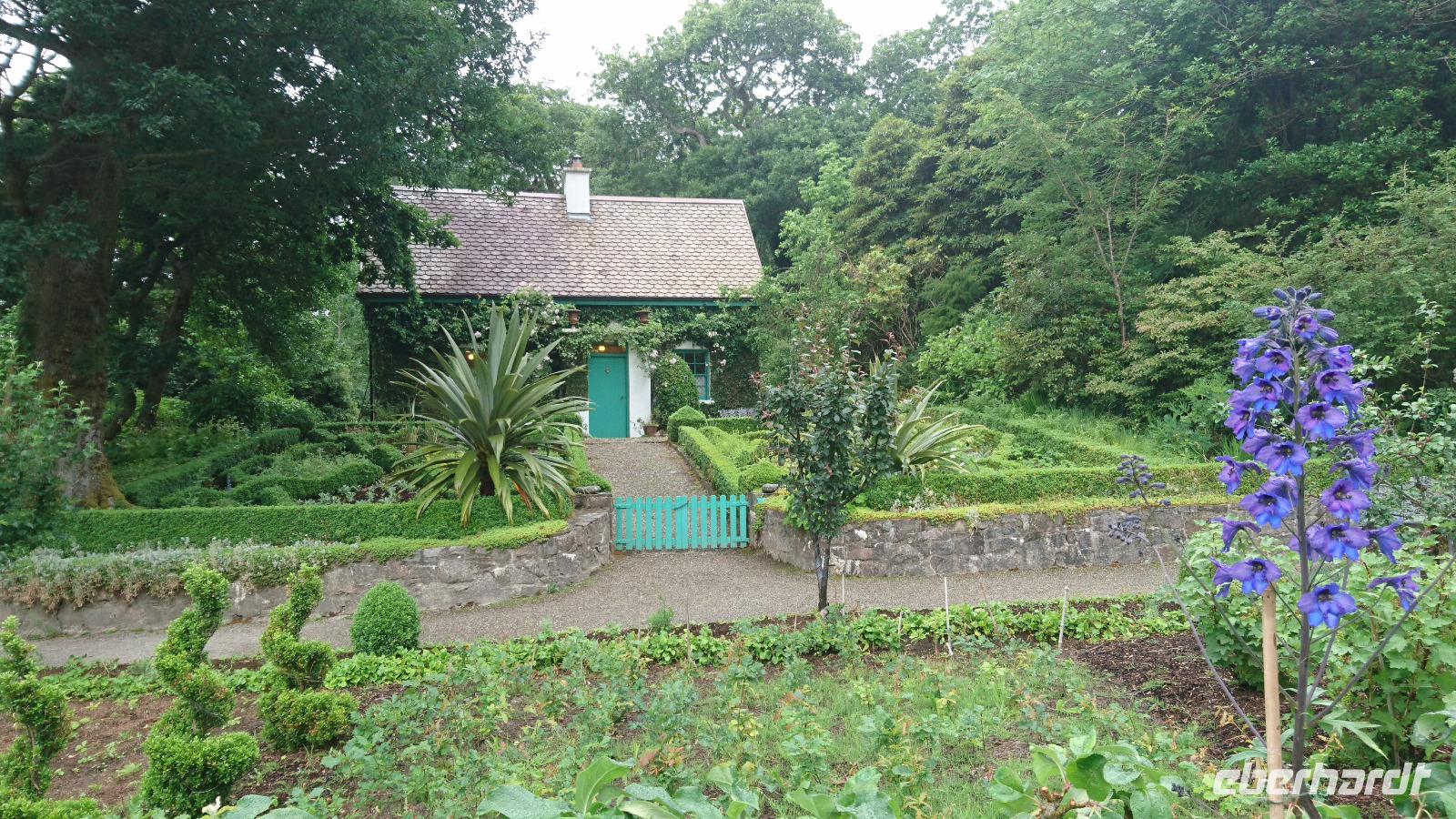 Im Garten des Glenveagh Castle