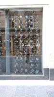 Nähmaschinen als Kleidungswerbung in Glasgow