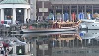 Prunkgondel im St. Katharines Dock