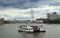 Stadtrundfahrt London - Themse mit London Eye im Hindergrund