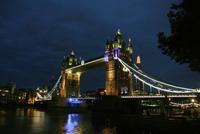 Tower Bridge bei Nacht
