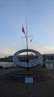 Zeit-Navigations-Skulptur an der Themse