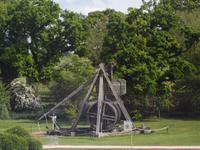 weltgrößtes funktionsfähiges Trebuchet, kurz vor dem Abschuss