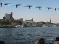 Blick zu den Landungsbrücken