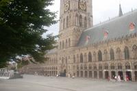 Tuchhalle und Belfried in Ypern