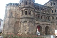 Porta Nigra, besterhaltenes römisches Stadttor