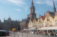 Veurne - Markt mit Belfried, Rathaus und Gerichtshof
