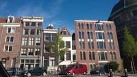 Grachtenfahrt in Amsterdam: schmales Haus