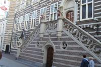 Eingang des Rathauses von Alkmaar