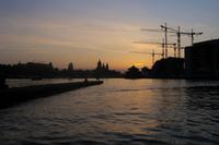 Bei der Grachtenrundfahrt durch Amsterdam