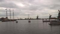Windmühlen vom Wasser aus