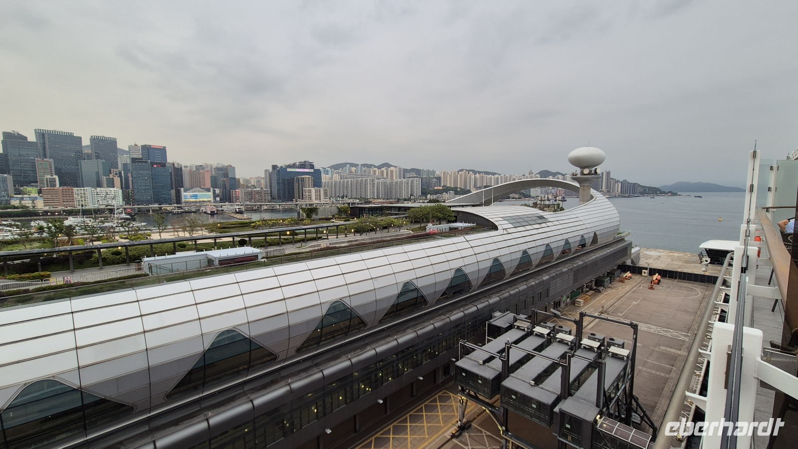 Cruise Terminal Hongkong &ndash; &copy;  (Eberhardt TRAVEL)