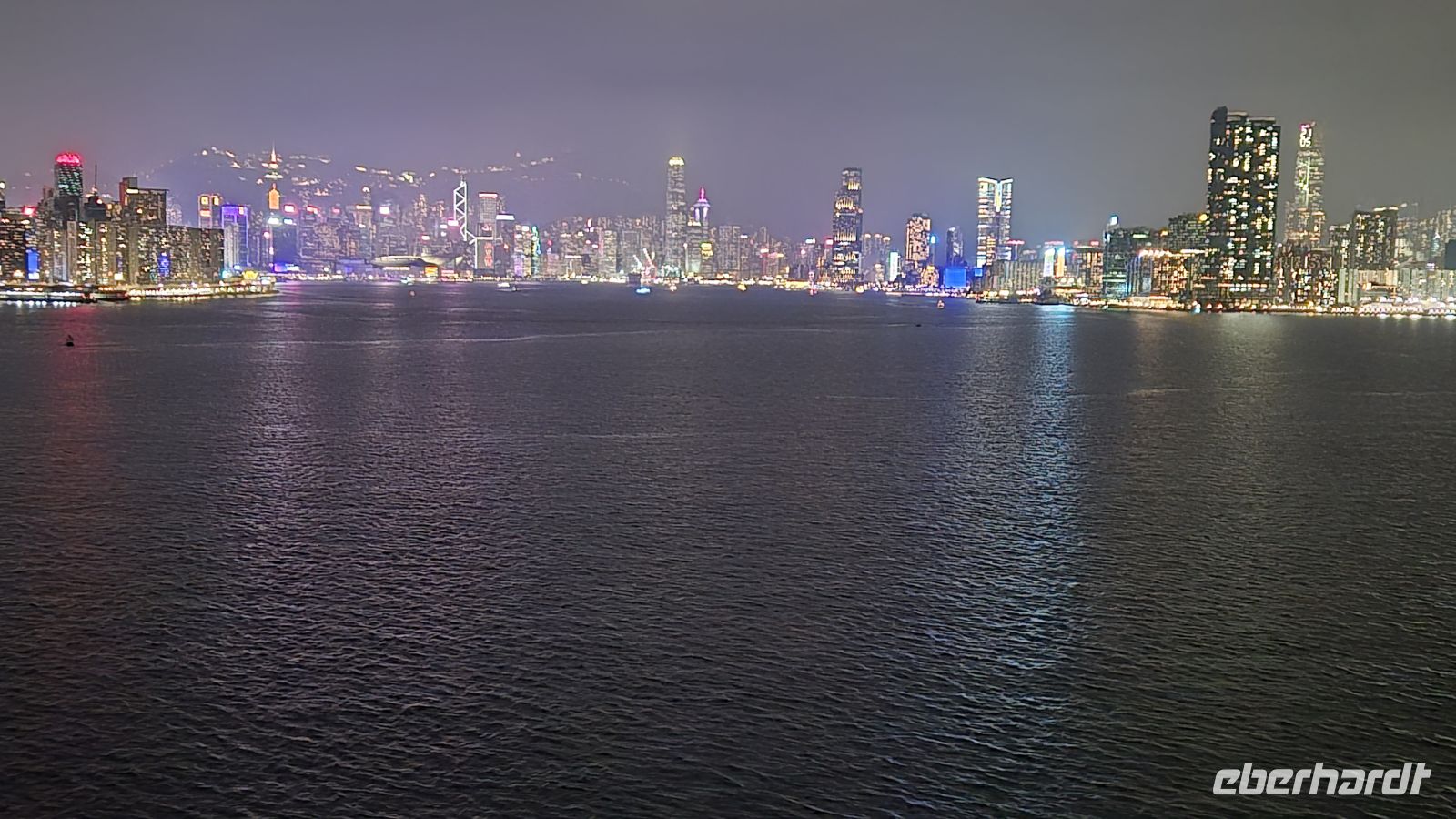 Blick von MS6 auf Hongkong &ndash; &copy;  (Eberhardt TRAVEL)
