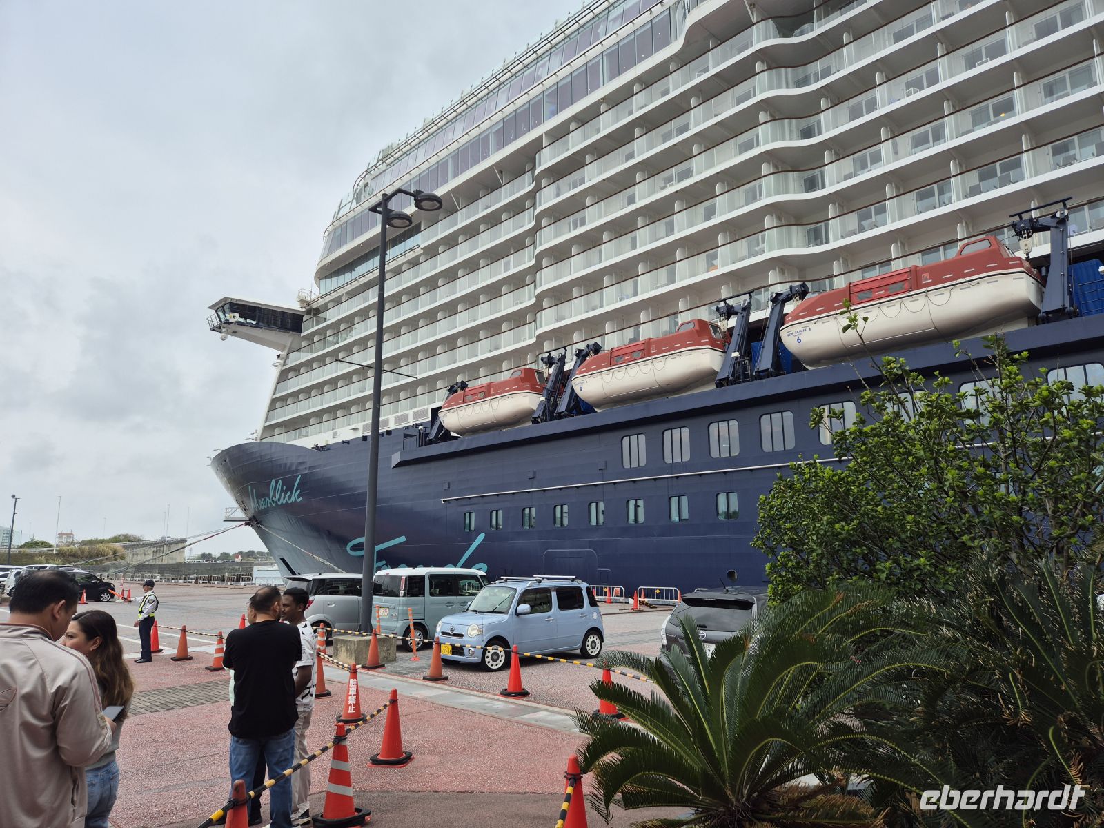 &copy;  (Eberhardt TRAVEL)