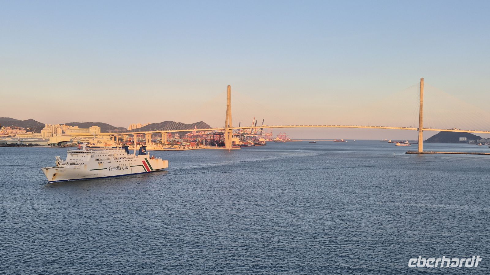 Busan-Harbor-Bridge  &ndash; &copy;  (Eberhardt TRAVEL)
