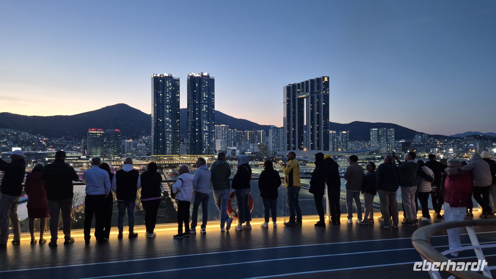 Ausfahrt Busan &ndash; &copy;  (Eberhardt TRAVEL)