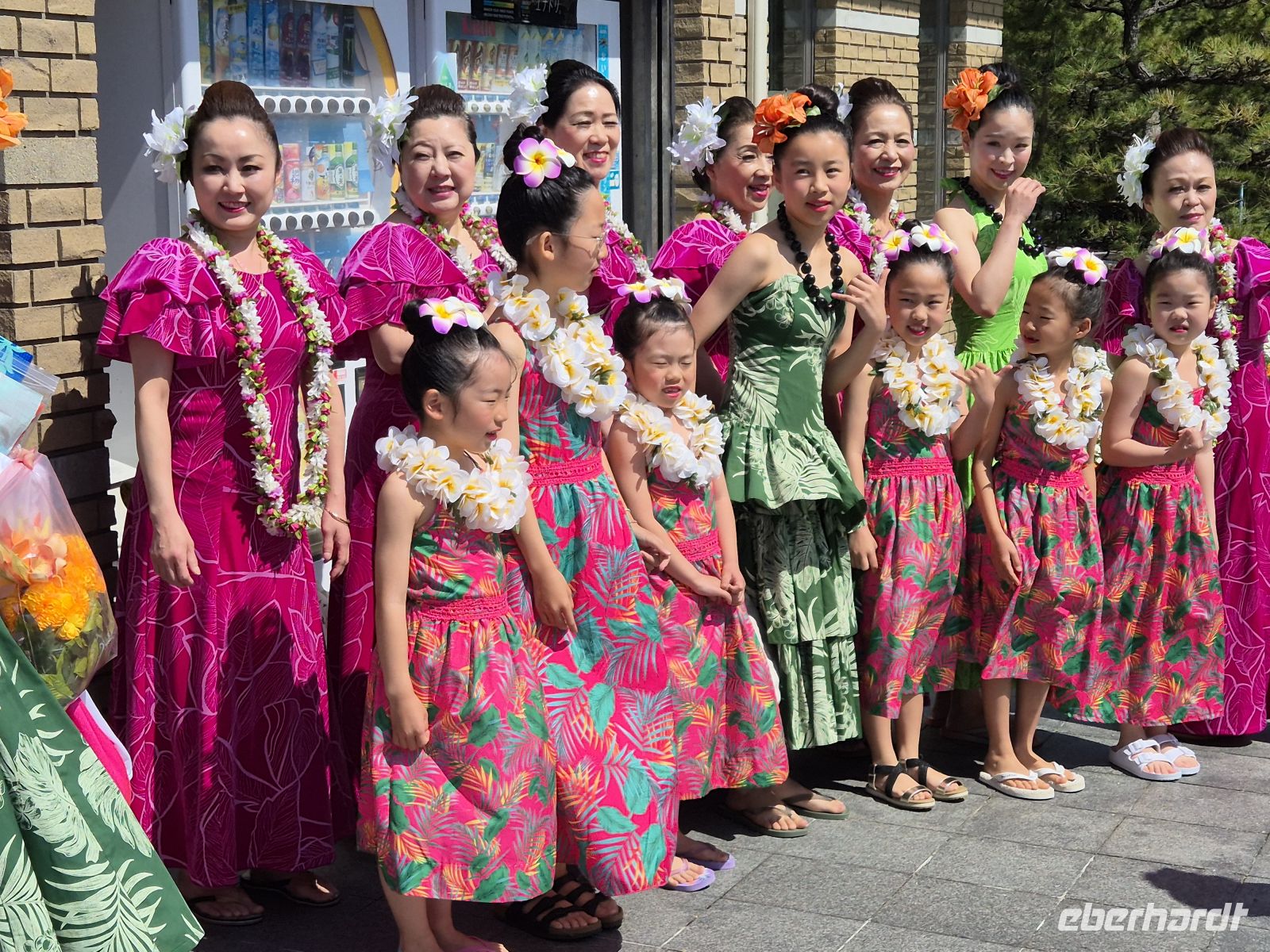 Begegnung an der Akashi-Kaikyo Brücke &ndash; &copy;  (Eberhardt TRAVEL)
