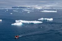 Eisberge und Eisschollen im Antarctic Sound