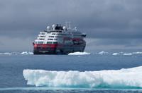 Eisberge und Eisschollen im Antarctic Sound