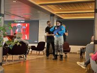 Anprobe der Kayak-Ausrüstung auf der Fridtjof Nansen