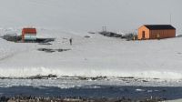 Landgang am Damoy Point auf Anvers Island - argentinische und britische Schutzhütte