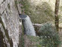 Wasserfall aus der Madonnengrotte von Covadonga
