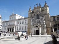 Coimbra, Marktplatz mit Rathaus und Kirche Santa Cruz