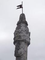 Pelhourinho von Óbidos mit Fischernetz, dem Wahrzeichen von Königin Isabella