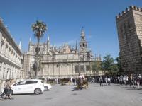 Kathedrale von Sevilla mit Giralda-Turm