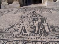 auf dem Universitätsplatz von Coimbra