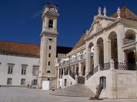 auf dem Universitätsplatz in Coimbra