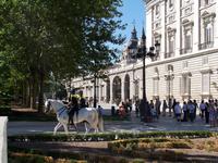 vor dem Palacio Real