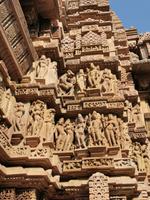 Üppich verzierte Außenfassade, Khajuraho